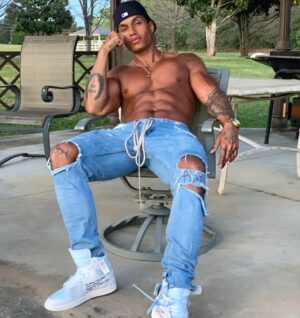 Adrian Conrad Instagram - “Wake your game up..make your dream real”🇬🇳 #aesthetic #aesthetics #abs #bodybuilding #bodybuilder #cardio #drive #fit #fitness #fitfam #fitspo #gym #gains #goals #gymtime #hardwork #motivation #workout