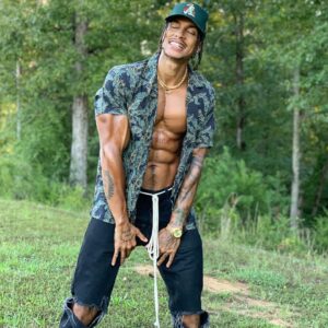 Adrian Conrad Instagram - “Smellin likee Bob Marley”😤

#aesthetic #aesthetics #abs #bodybuilding #bodybuilder #cardio #drive #fit #fitness #fitfam #fitspo #gym #gains #goals #gymtime #hardwork #motivation #workout