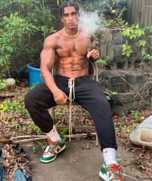 Adrian Conrad Instagram - “Cold game but I knew it was chess”🇬🇳🇬🇳 #aesthetic #aesthetics #abs #bodybuilding #bodybuilder #cardio #drive #fit #fitness #fitfam #fitspo #gym #gains #goals #gymtime #motivation #workout