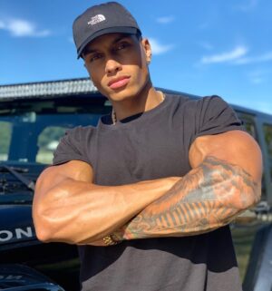 Adrian Conrad Instagram - Self made=Leverage 🇬🇳 #aesthetic #aesthetics #abs #bodybuilding #bodybuilder #cardio #drive #fit #fitness #fitfam #fitspo #gym #gains #goals #gymmotivation #hardwork #workout