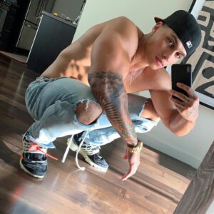 Adrian Conrad Instagram - “Stayed down on my grind then I came up”🇬🇳 #aesthetic #aesthetics #abs #bodybuilding #bodybuilder #cardio #drive #fit #fitness #fitfam #fitspo #gym #gains #goals #gymmotivation #gymtime #hardwork #motivation #workout