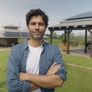 Adrian Grenier Instagram - I recently partnered with @sunrunsolar to transform my property, Kintsugi Ranch outside Austin, TX, into a modern day sustainable homestead. I’m proud to be powering the ranch with clean, sustainable energy using solar and home batteries that kick in to provide power during outages. 

In America, the potential to electrify homes and make our energy systems more sustainable is enormous. Learn more about how I’m working with Sunrun to bring resilient solar energy and battery storage to my home.
#spon