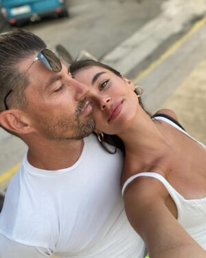 Adrián Lastra Instagram - Hoy más que nunca decir GRACIAS!
Gracias por estos 4 años, gracias por hacer que la vida tenga un sentido lógico.
Hoy más que nunca quiero decir que eres un ejemplo de luchadora, un ejemplo de mujer fuerte y decirte que nunca NADIE puede quitarte la buena energía y la buena vibra!!
Eres vida, eres fuente de amor puro!

Gracias por seguir luchando por tus sueños y todo lo que vas a conseguir, que no se puede nombrar porque no existen palabras para calificarlo!
Te amo, te adoro!!!