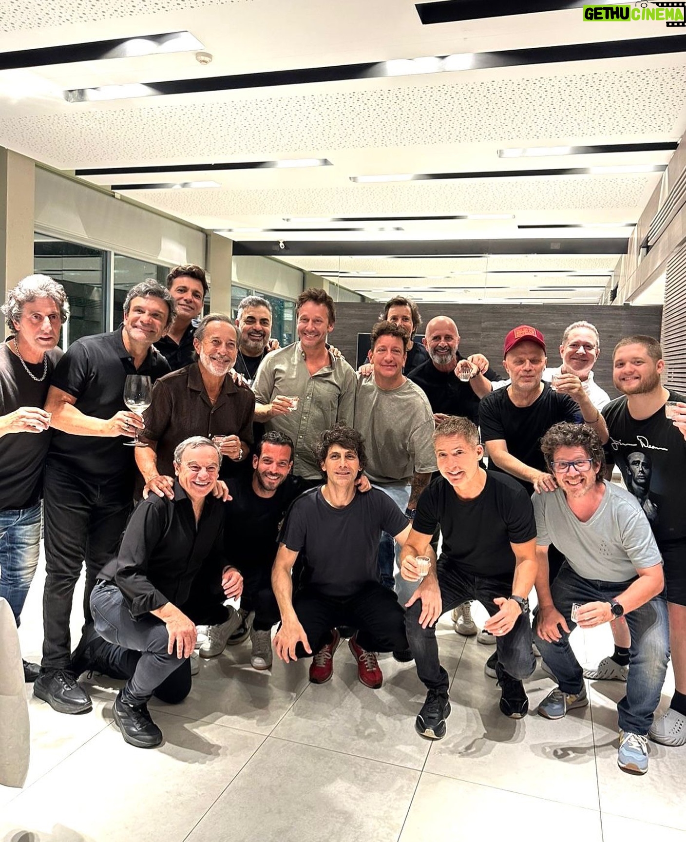 Adrián Suar - 14.5K Likes - Pasé una hermosa noche de cumpleaños, siempre rodeado de amigos que quiero mucho. ¡Gracias a todos por los saludos!
#DiegoPeretti @marcelo.debellis @guille_francella @moldavskyroberto @pablocodevilla @petomenahemok @lucaslangelotti @tomaskirzner @nicovazquezok @gusbermudezok @pablo_mdayan @benjaminvicuna.ok @sebawainraichok @paulkirzner @bossimartin