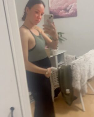 Adriana Mašková Instagram - Moje záříčko 🤍

(3. Je kdyžtak FoodBaby, jen ať v tom máme jasno)