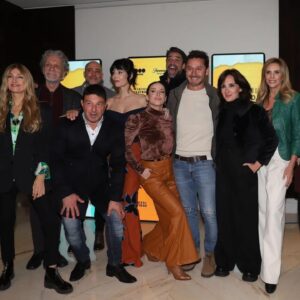 Adriana Salonia Instagram - Anoche celebrando el éxito de “El primero de nosotros” . Se vienen los Últimos capítulos! 
Gracias!!! Soy muy feliz de ser parte de este maravilloso equipo!!!♥️
A todos mis compañeros @memefunes @soy_desantodd @paola_krum @benjaminvicuna.ok  @aruzzireal  @castrolucianook @fede.pezet @elpurre @nico__riera @sebaprestaok 
A los autores @korovs @romi.moretto @micaelalibson @juanciuffo75 
Directores @pablo.ambrosini Y Pablo Sánchez
Showrunner @jorgebecharanet 
@primerodenosotrosok 
@darioturo @guillermo.pendino 
@telefe 
@vis_global 
@paramountplusla