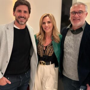Adriana Salonia Instagram - Anoche celebrando el éxito de “El primero de nosotros” . Se vienen los Últimos capítulos! 
Gracias!!! Soy muy feliz de ser parte de este maravilloso equipo!!!♥️
A todos mis compañeros @memefunes @soy_desantodd @paola_krum @benjaminvicuna.ok  @aruzzireal  @castrolucianook @fede.pezet @elpurre @nico__riera @sebaprestaok 
A los autores @korovs @romi.moretto @micaelalibson @juanciuffo75 
Directores @pablo.ambrosini Y Pablo Sánchez
Showrunner @jorgebecharanet 
@primerodenosotrosok 
@darioturo @guillermo.pendino 
@telefe 
@vis_global 
@paramountplusla
