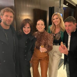 Adriana Salonia Instagram - Anoche celebrando el éxito de “El primero de nosotros” . Se vienen los Últimos capítulos! 
Gracias!!! Soy muy feliz de ser parte de este maravilloso equipo!!!♥️
A todos mis compañeros @memefunes @soy_desantodd @paola_krum @benjaminvicuna.ok  @aruzzireal  @castrolucianook @fede.pezet @elpurre @nico__riera @sebaprestaok 
A los autores @korovs @romi.moretto @micaelalibson @juanciuffo75 
Directores @pablo.ambrosini Y Pablo Sánchez
Showrunner @jorgebecharanet 
@primerodenosotrosok 
@darioturo @guillermo.pendino 
@telefe 
@vis_global 
@paramountplusla