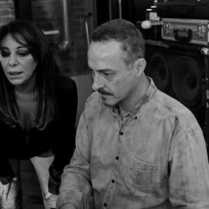 Adriana Varela Instagram - Grabación de Avellaneda, rodeada de afectos y talentos. Gracias @fitopaezmusica @aznar_pedro @ricardomolloposta @ladixonmusic @raffvarela @luisvolcoff @caergroyden @macri.marcelo @estudiodelparral
PH @sebasmiquel