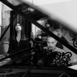 Adriana Varela Instagram - Grabación de Avellaneda, rodeada de afectos y talentos. Gracias @fitopaezmusica @aznar_pedro @ricardomolloposta @ladixonmusic @raffvarela @luisvolcoff @caergroyden @macri.marcelo @estudiodelparral
PH @sebasmiquel