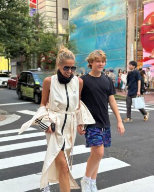 Adriane Galisteu Instagram - Primeiro dia nesse lugar que superou todas as minhas expectativas, amando cada detalhe! Simplesmente apaixonada 🇯🇵 #japan #familia #feriasnojapao #tokyo