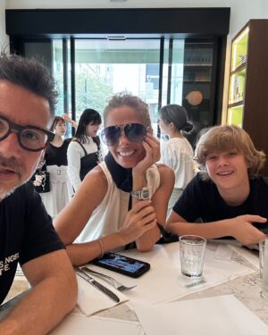 Adriane Galisteu Instagram - Primeiro dia nesse lugar que superou todas as minhas expectativas, amando cada detalhe! Simplesmente apaixonada 🇯🇵 #japan #familia #feriasnojapao #tokyo