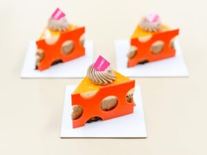 Adriano Zumbo Instagram - NEW CAKE ALERT 🚨
A sensational cheesecake of chocolate baked cheesecake, blood orange mousse and blood orange glaze (GF).
Available in store AND online:
https://zumbotest.com/collections/individual-cakes/products/choc-blood-orange-cheesecake-gf

#zumbotest #zumbo #cheesecake #chocolate #bloodorange #delicious