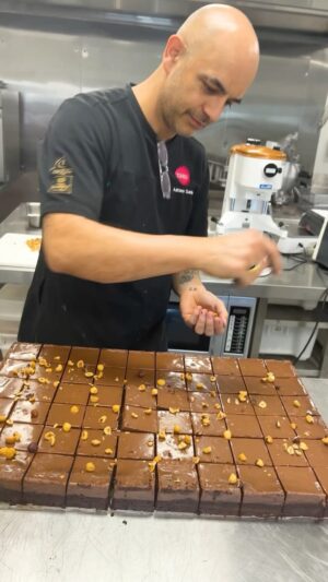 Adriano Zumbo Instagram - Clearly making Nutella Brownies is serious business 🤓
#zumbo #zumbotest #brownies #nutella #havingalaugh
@thesweetassassin