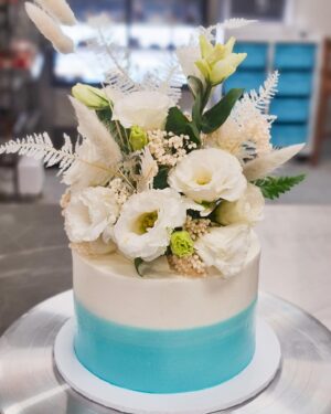 Adriano Zumbo Instagram - ✨OCCASION CAKES✨
Swipe 👉🏼👉🏼 to see some of the celebratory cakes we have done. On our website, you can custom design your own cake for any occasion! 
To get your order in before Christmas, head to www.zumbotest.com
Florals by: @bloomsofnoosa

#zumbo #zumbotest #noosa #noosaville #occasion #cake #celebratory #sunshinecoast #custom