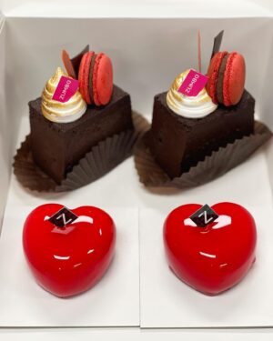 Adriano Zumbo Instagram - When you don’t like to share with your partner so you get one each. That’s how it works in my household 🙃
#zumbotest #zumbo #love #cakelife
