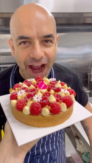 Adriano Zumbo Instagram - Just a bit of wow 😛
#owenwilson #wow #zumbotest #zumbo #stuff #sunshinecoast #noosaville #noosa