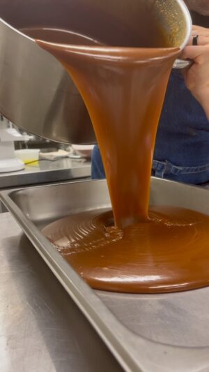 Adriano Zumbo Instagram - Oh 💦
#caramel #zumbotest #zumbo