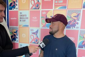 Adriano de Souza Instagram - Encerro mais um ano competitivo, foi um ano lindo, competir em lugares muito irado, Portugal, Maldivas e França 🥰
Hoje a competição me deixa em um estado onde eu tenho a obrigação de me cuidar, ir pra academia, mesmo não fazendo c a intensidade do passado, mas já é uma grande vítoria.
Muitas pessoas me falam, mas você não se aposentou e tal!
Bom, eu encerrei o meu ciclo no Mundial de Surf, lá ficou por completo, e no Brasil ainda pretendo ficar uns anos competindo por aqui, me sinto bem, vejo o quanto eu me sinto bem em vestir uma lycra, viajar pelo Brasil e competir em lugares onde eu nunca tive a chance.
Agradeço a minha familia, amigos e patrocinadores.
Até 2024 🚀 I will be 🔙
