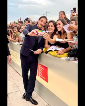 Adrien Brody Instagram - Thank you Venice, for all the love ♥️ and congratulations to Andrew Dominik and Ana for your masterful work on #BLONDE👏👏👏 @ana_d_armas @netflix #venicefilmfestival @giorgioarmani @chopard