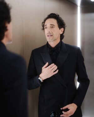 Adrien Brody Instagram - Tout Noir, Très Dior 🖤 merci @dior  @mrkimjones @pierre_mouton 
@FestivaldeCannes 
#DiorCannes 
#StarsinDior