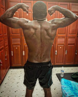 Adrien Broner Instagram - How can you count me out when I’m worth more than any number you can put up…. IM BACK!!!!!