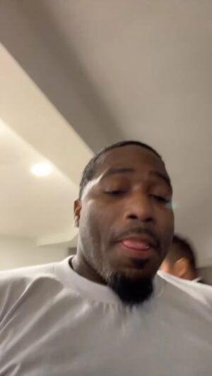 Adrien Broner Instagram - Easy work @jessievargas_
