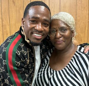 Adrien Broner Instagram - Only women who go put it all on the line for me and tell me the turth at all times #MyMommy❤️❤️❤️