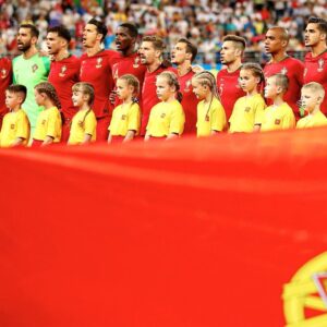 Adrien Silva Instagram - Dia de Portugal, de Camões e das Comunidades Portuguesas 🇵🇹 

Foi sempre com grande orgulho que representei o nosso país e a nossa bandeira. Continuo a fazê-lo nos quatro cantos do mundo. Obrigado Portugal ❤️🇵🇹

#AdrienSilva #Portugal #DiaDePortugal