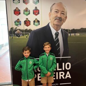 Adrien Silva Instagram - Foi um dia de grandes emoções nos 20 anos da Academia do @sportingclubedeportugal 💚
Foi muito bom regressar a casa, rever velhos amigos e ter a oportunidade de mostrar aos meus filhos o sítio onde me fiz homem e jogador.

Parabéns ao Sporting por este projeto vencedor e de grande importância para o futebol português 👏👏👏

#AdrienSilva #sportingclubedeportugal #MadeInSporting