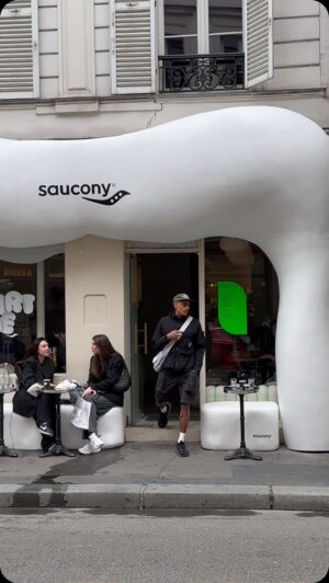 Adrien Truong Instagram - 🎬 **Get Ready With Me**
**Saucony Comfort Zone** avec la Saucony Hurricane 24**! 🌟 👟

OUVERT A TOUS 
jusqu’au samedi 22 juin 

#GetReadyWithMe #SauconyHurricane24 #SauconyComfortZone #RunYourWorld
collaboration commerciale rémunéré