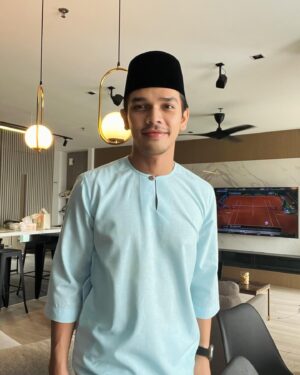 Aedy Ashraf Instagram - Selamat Hari Raya!

Siapa team baby blue angkat tangan jap 🙌🏻