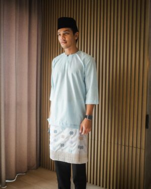 Aedy Ashraf Instagram - Selamat Hari Raya!

Siapa team baby blue angkat tangan jap 🙌🏻