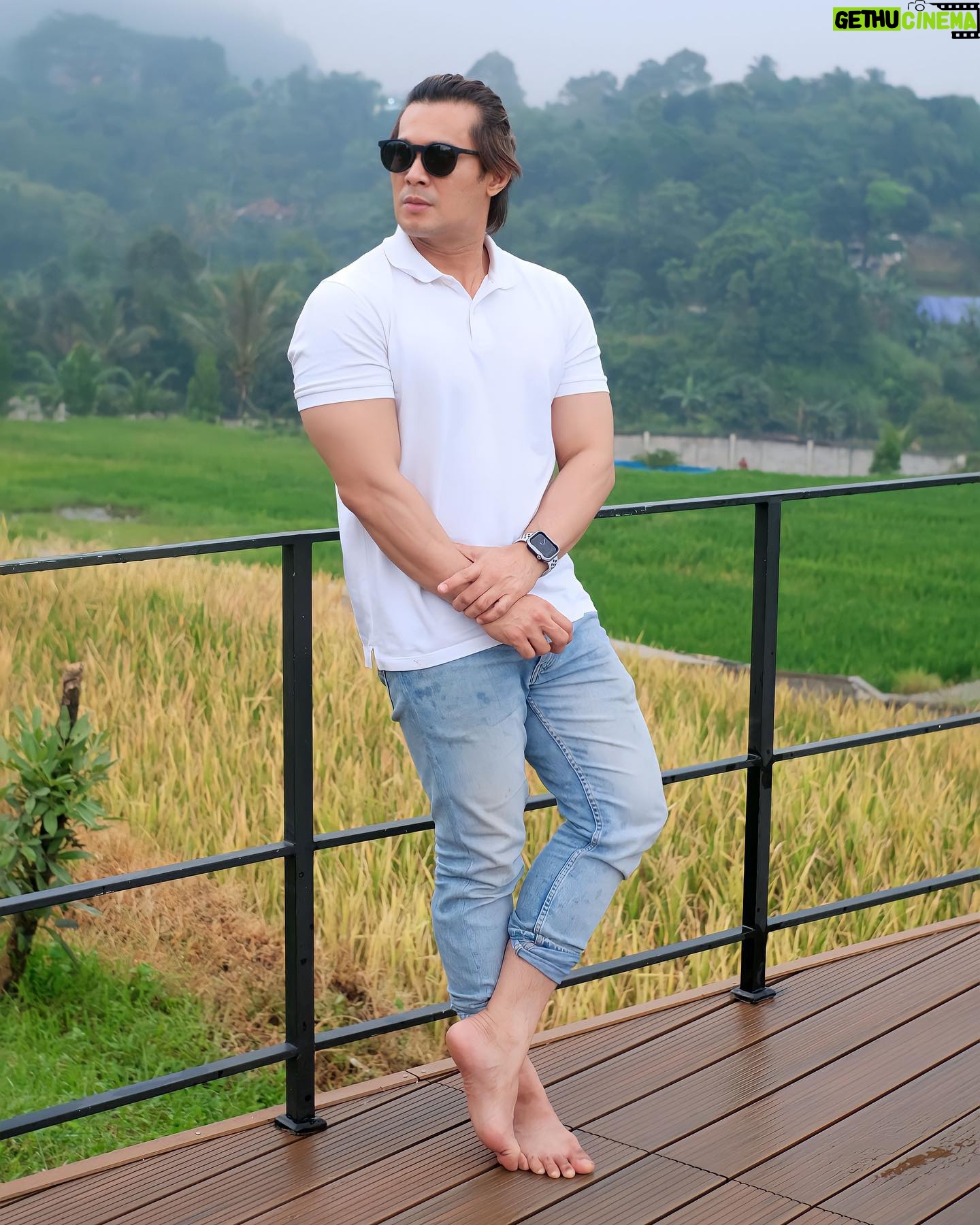 Afdhal Yusman - 8K Likes - Masa masa dimana godaan dan rayuan mengucapkan selamat tinggal, Selamat Ulang Tahun ke 40.. Dan kehidupan yang sebenarnya pun dimulai 🎂
📸 @dapikafdhalyusman
