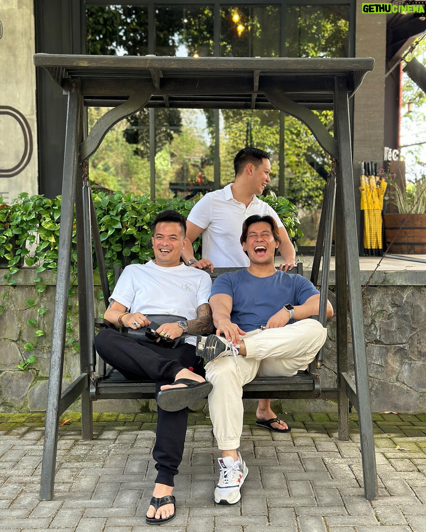 Afdhal Yusman - 10.6K Likes - Bapack - Bapack sok Ganteng kumpul di Blitar..
šø @dapikafdhalyusman