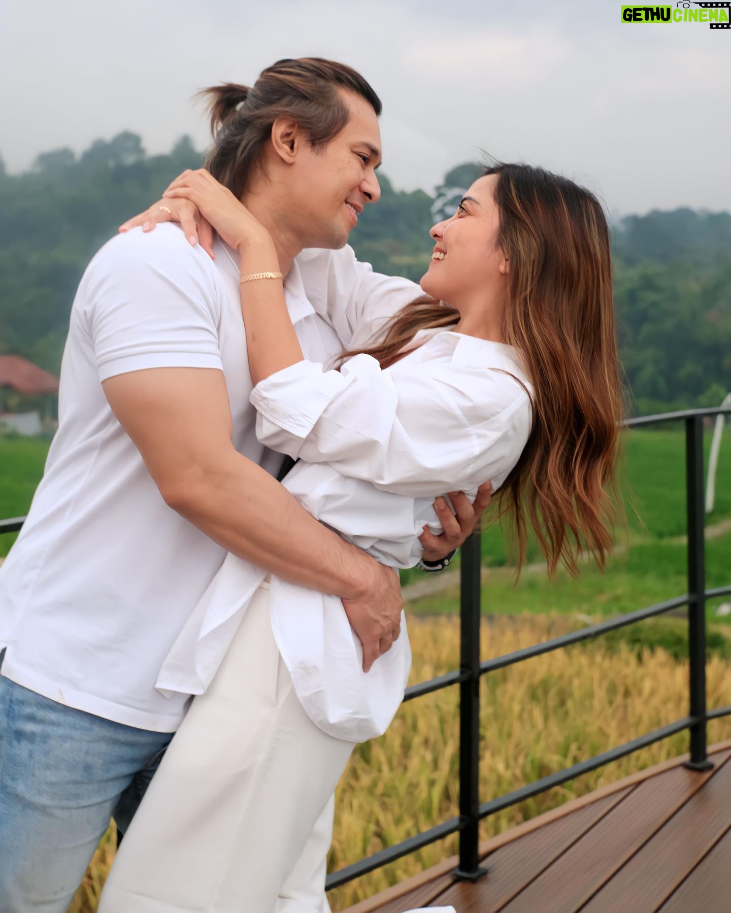 Afdhal Yusman - 8K Likes - Masa masa dimana godaan dan rayuan mengucapkan selamat tinggal, Selamat Ulang Tahun ke 40.. Dan kehidupan yang sebenarnya pun dimulai 🎂
📸 @dapikafdhalyusman