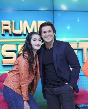 Afdhal Yusman Instagram - Keseruan siang tadi di @rumpi_ttv bareng @revi_mariska_real , pada nonton ga? gmn pendapat sobat semuanya??

📸 @dapikafdhalyusman