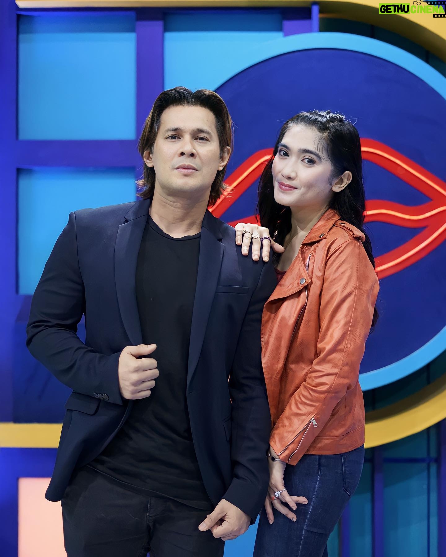Afdhal Yusman - 24.5K Likes - Keseruan siang tadi di @rumpi_ttv bareng @revi_mariska_real , pada nonton ga? gmn pendapat sobat semuanya??
šø @dapikafdhalyusman