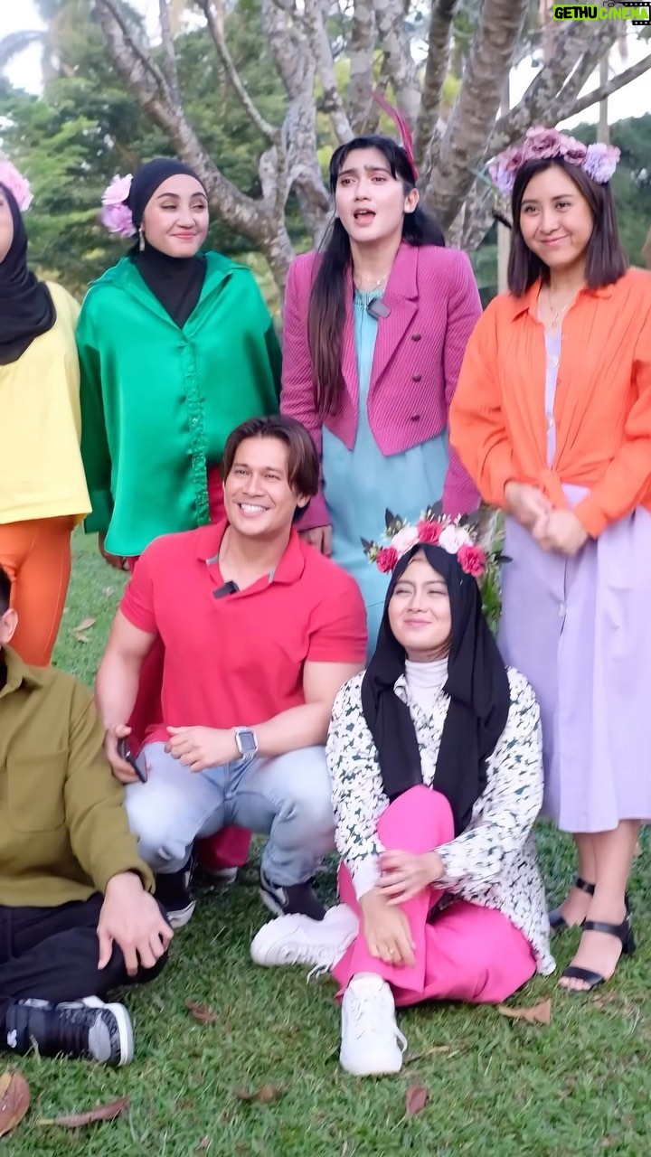 Afdhal Yusman - 10.4K Likes - Heyy Guys!! Bersiaplah, Para Tim @gentasquad.bc Present Akan ada disamping kalian. Bukber, Gentabuana Music, Lipsync, Parodi Gentabuana, 1 April 2023
📸 @dapikafdhalyusman
@afdhal_yusman @real.revimariska @fandyruby @lisdaoxalis @yurry25 @ziska_valivila @rahsyahputraa @real.revimariska @reinermanopo @erringracesita @evaasmarani @irmanheryana.fr @dapikafdhalyusman @gentasquad
@queen.annisa @pentypenk @arifrahman_official @radenadasmaya @icha.faiza @ck.andriano