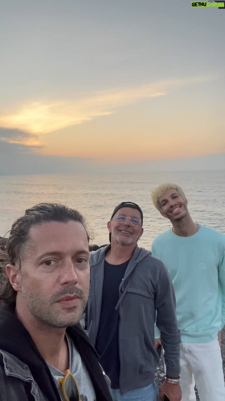 Afonso Pimentel - 5.7K Likes - Ter o @pesalvadormelo ao lado é ter um poeta sempre de caneta em punho. /// @andre_leitao_