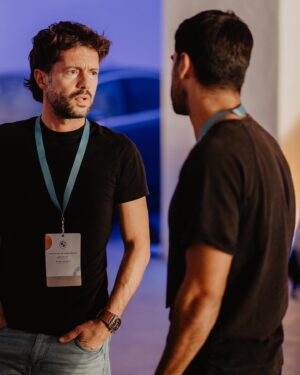 Afonso Pimentel Instagram - About anteontem! Fui beber um café com a @ride_wild_cris  e assistir à apresentação do novo I5 da @bmwportugal /// dei beijinhos ao @duartegomesoficial, ao @diogobranco.oficial e um respeitoso cumprimento de mão à @anavarelaoficial. Bela Tarde