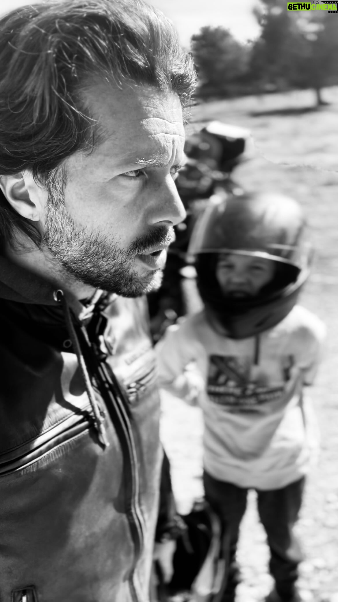 Afonso Pimentel - 7.6K Likes - Foi o menino que disse, @vasco_saantos /// @bmwmotorradpt #makelifearide #gs1300