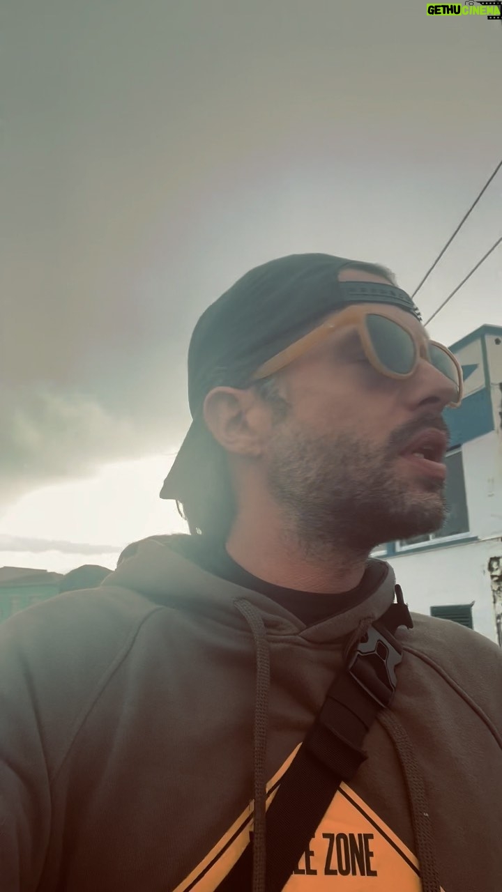 Afonso Pimentel - 4.1K Likes - E menos uma hora nos Açores.