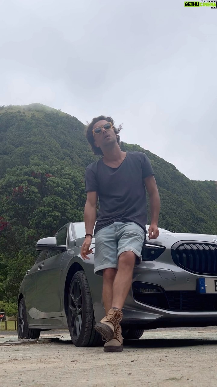 Afonso Pimentel - 3.3K Likes - O #bmwserie1 acompanhou-me nas aventuras pela ilha fora, mas não houve uma única curva em que eu não me tenha lembrado da #bmwf900gs
@bmwmotorradpt /// @auto.acoreana.bmw