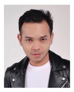 Afry Wijoyo Instagram - 10 years of pursuing a career in this industry—this is the story of how it all began. I was discovered by a talent agent on the sales floor when I was working at @hm Nusentral Kuala Lumpur, as a sales advisor in 2014. He introduced himself; Cole, and we both met after my shift ended, drank some tea, and discussed it. I accepted his offer with gratitude.
 
I managed to appear in my first print ad for @petronas, along with other talent. At that time, I was also involved in TV commercials and magazine spread by @kumpulan_media_karangkraf. Thank you @odayunus for giving me a chance.
 
A few months later, in 2015, I was approached by another talent agent, offering me a re-enactment role for a documentary. That was my starting point in the acting industry. In the same year, I decided to focus more on my best work in customer service while I pursued a talent career as my part-time job.
 
Then, in 2022, after I left the executive position, an important person from @orangetreeproduction , Abg @faisalchalahmad67 contacted me and offered me a role in TV miniseries; Cikgu Terpaling A!, directed by Mr. @kyollhamzah_director . I was scared. Fueled by passion but blinded by nerves.
 
I didn't know who my sparring partner was until I saw @izzueislam , and my chest was pounding. Doubly nervous when in front of me was remarkable actor @zamarulhisham93 , I spoke to myself (I still haven't gotten up from my bed or not?). I did my best not to show my nerves in front of them, and I did it with dignified. I am grateful to have met them both, and they did not hesitate to share their knowledge and some good tips during filming. Thank you! 🙏🏻✨
 
Last year, 2023, was a great revival in commercials and TV screens. I talk to God, and I know my path has difficulties and risks, but I know this is a journey approved by my parents and the creator, Allah SWT. Thank you to all the directors, producers, production team, backstage crew, and talent agencies. To the online, offline contributors, and @bookd_malaysia who gave birth to Afry as a newcomer. And to all my supporters, thank you still through my journey. Terimalah Afry Wijoyo dalam industri seni.

#AfryWijoyo #TVCommercial #Film