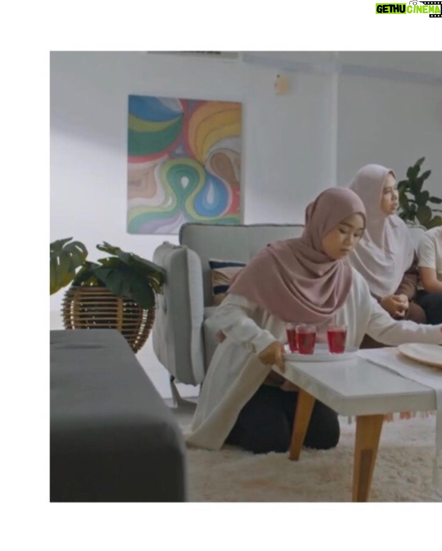 Afry Wijoyo - 3 Likes - PruBSN WarisanGold: Legasi Terindah (2024) (Still Photo)
@afrywijoyo as Agent Hassan
Director @syahminorsan
Asst. Director @frhnfzl_
Producer Aween
Asst. Prod. Athiqah
Exec. Producer @iniasuh & @salmanjasmy
DOP / Light & Grip @wanshahrinwanramli / @re.voltage
Sound Panjang
Art Dept. @jijiezainal
Prod. Manager Azizol Ahmad
Management @chantikkamarl
Full HD video via @prubsn_official YouTube
#AfryWijoyo #PruBSN #PruBSNWarisanGold #TVCommercial