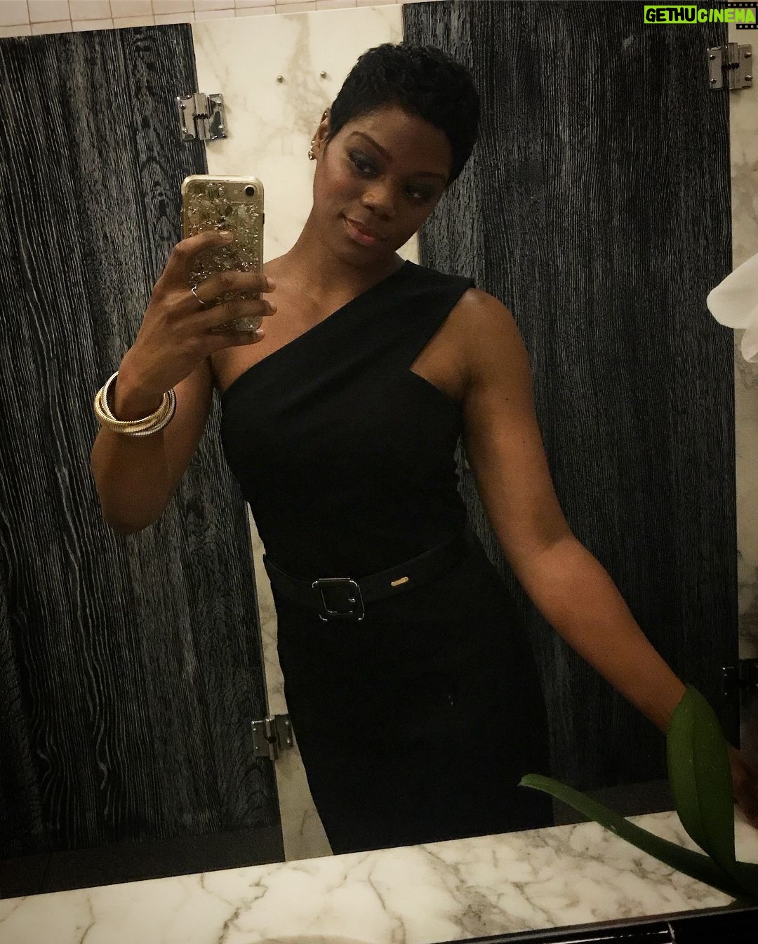 Afton Williamson - 332 Likes - Can’t even begin to describe this awesome day on set and the beloved Icon I worked with and all the laughs and love shared on such a wonderful project, so I won’t. At least for right now😏 BUT. “Today was a Very Good Day”🙌🏾👌🏾😉🎬❤️#blessingsonblessings💋