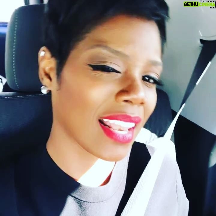 Afton Williamson - 1.3K Likes - @therookieabc #TCAs2019 @abcnetwork @ellyway 💄