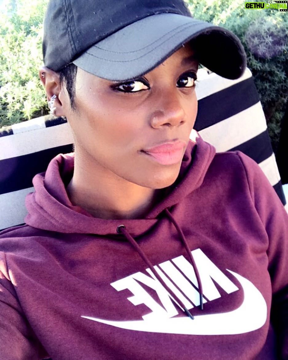 Afton Williamson - 1.3K Likes - Wishing everyone a Happy Saturday!☀️🌴💋