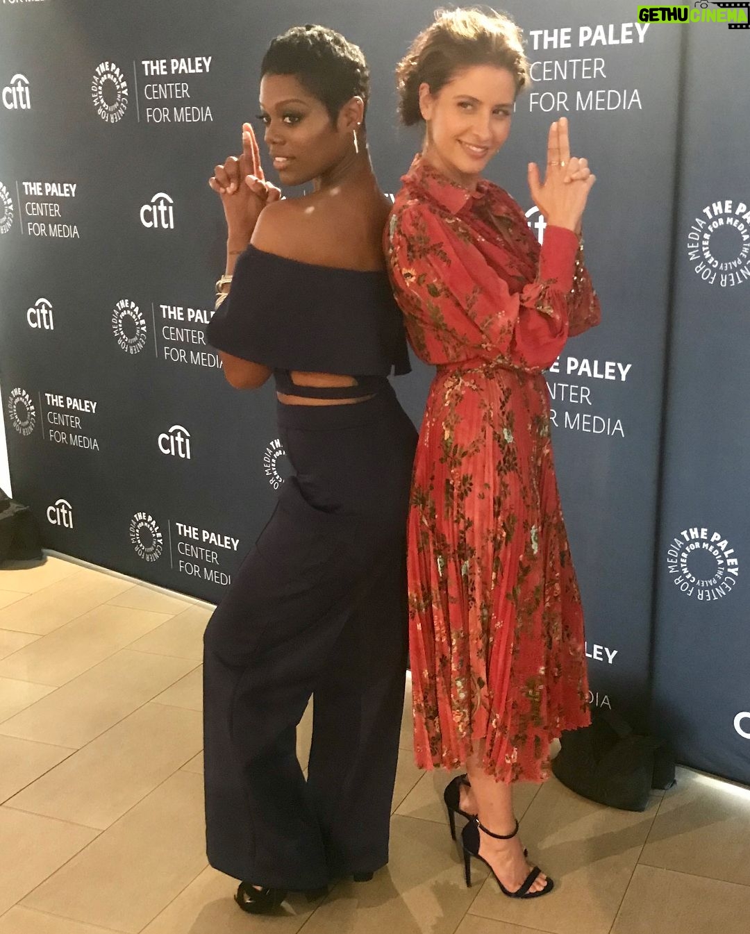 Afton Williamson - 600 Likes - So much ❤️for #THEROOKIE yesterday at #paleyfest2018 😍
Styled by @brittanydiego
Hair @tippishorter Makeup @shannonpezzetta
Outfit @rochelle_goodrick
Clutch @mercedesbrunelli
Hoops @johnwindjewelry @paleycenter @therookieabc @mercedesmason @alydiaz @titusmakin @richardtjones @nathanfillion @ebwinter @alexihawley @missoneil 😍❤️💋